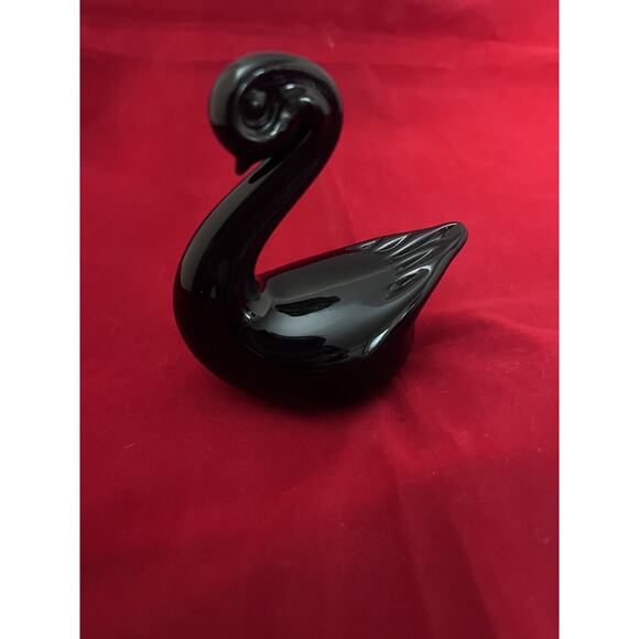 Titan Art Glass Graceful Swan Figurine Black Paperweight Signed - Picture 2 of 8